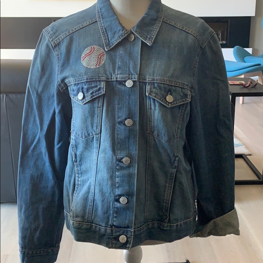 Rock & Republic Jean jacket w/ Baseball. Size XL